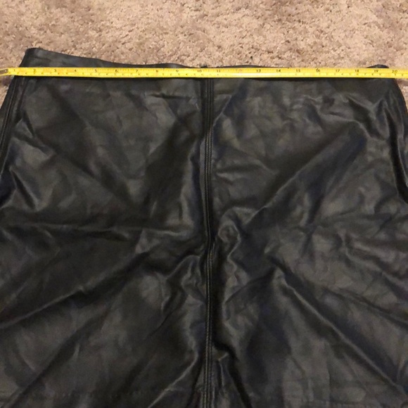 Faux leather mini - Picture 2 of 4